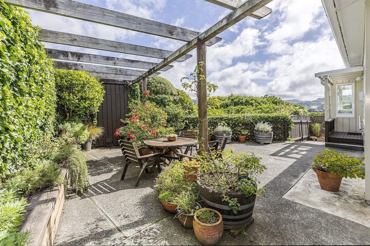 9 Cluny Avenue, Kelburn, Wellington - Carousel 2