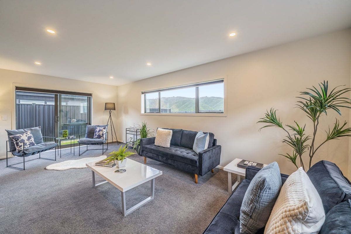 7 Thornbury Lane, Timberlea, Upper Hutt - Carousel 2