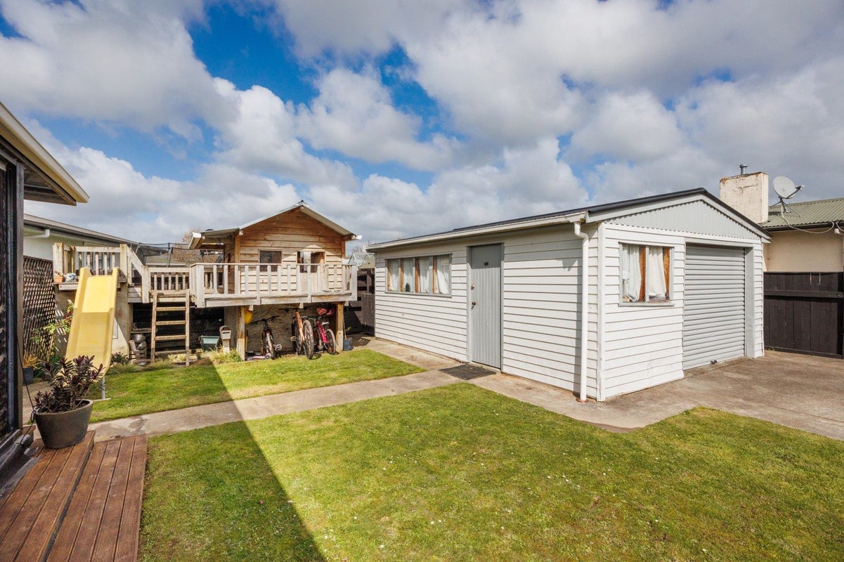 144 Ruamahanga Crescent, Terrace End, Palmerston North - Carousel 32