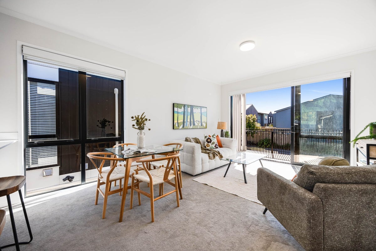 5 Awamarino Way, Westgate, Auckland - Carousel 1
