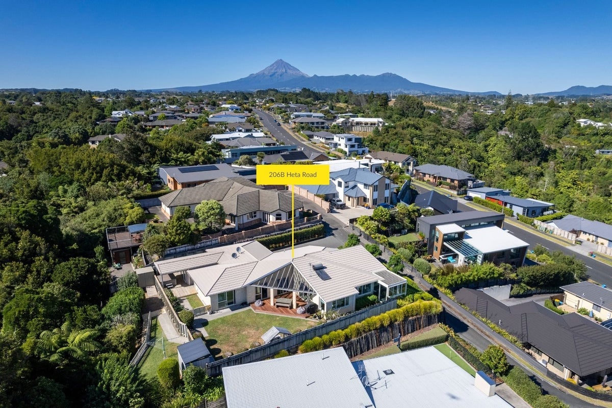 206B Heta Road, Merrilands, New Plymouth - Carousel 1