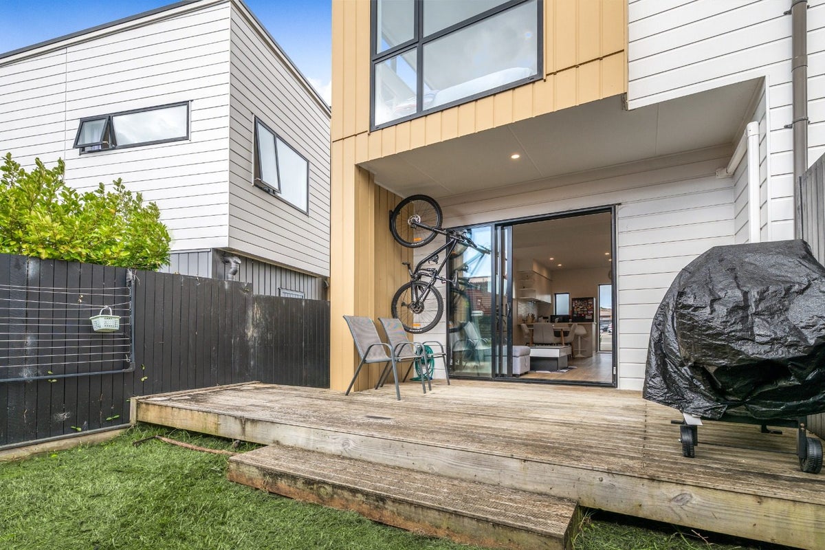 22/47A Huntington Drive, Huntington Park, Auckland - Carousel 17