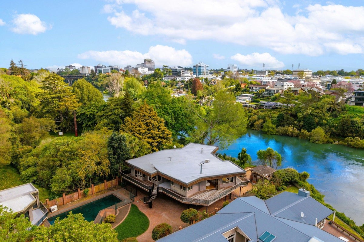 343 River Road, Claudelands, Hamilton - Carousel 1
