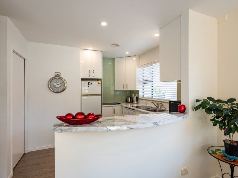 2/144A Karori Road, Karori, Wellington - Carousel 2