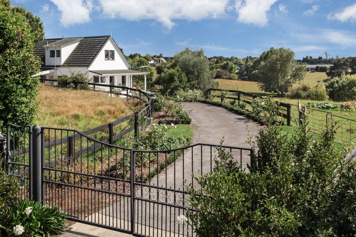 40 Gatland Road, Opaheke, Papakura - Carousel 2