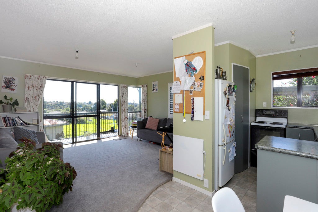 10A Te Arawa Place, Welcome Bay, Tauranga - Carousel 1