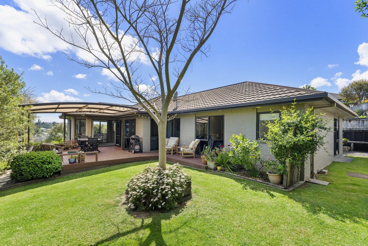 166 Waterside Drive, Pyes Pa, Tauranga - Carousel 1
