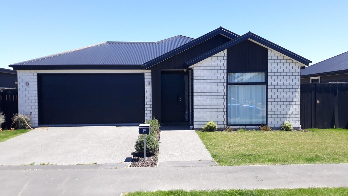 19 Romney Drive, Belfast, Christchurch - Carousel 1