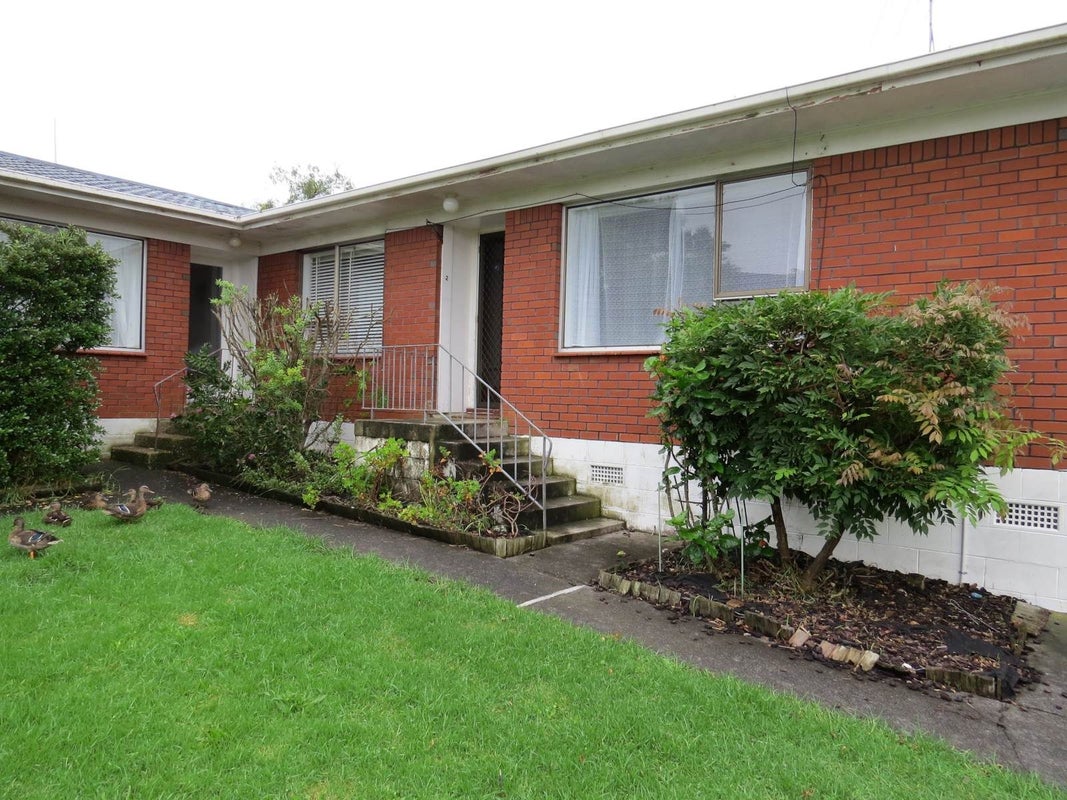 2/17 Copley Street, New Lynn, Auckland - Carousel 1