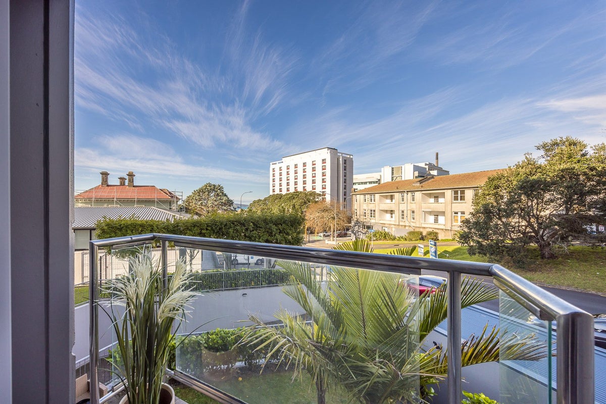 1J/127 Grafton Road, Grafton, Auckland City, Auckland - Carousel 2