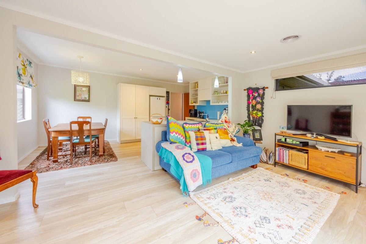 2 Nicholas Street, Taradale, Napier - Carousel 2