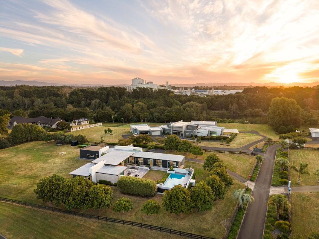 9A River Downs, Horsham Downs, Hamilton - Carousel 45