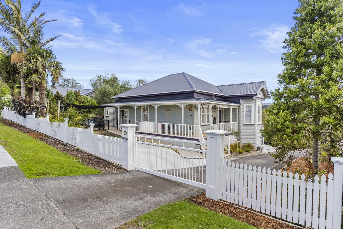 35 Hetherington Road, Ranui, Auckland - Carousel 1