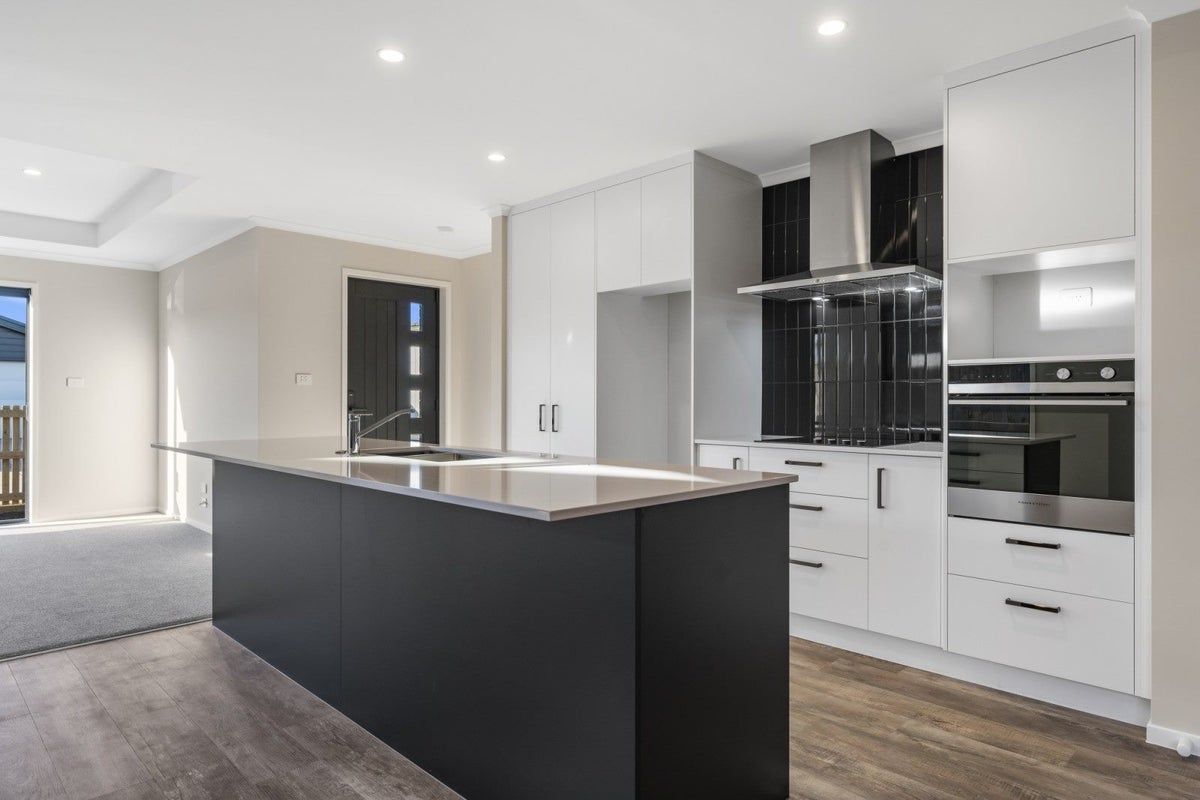 12 Friesian Way, Papamoa, Papamoa - Carousel 2