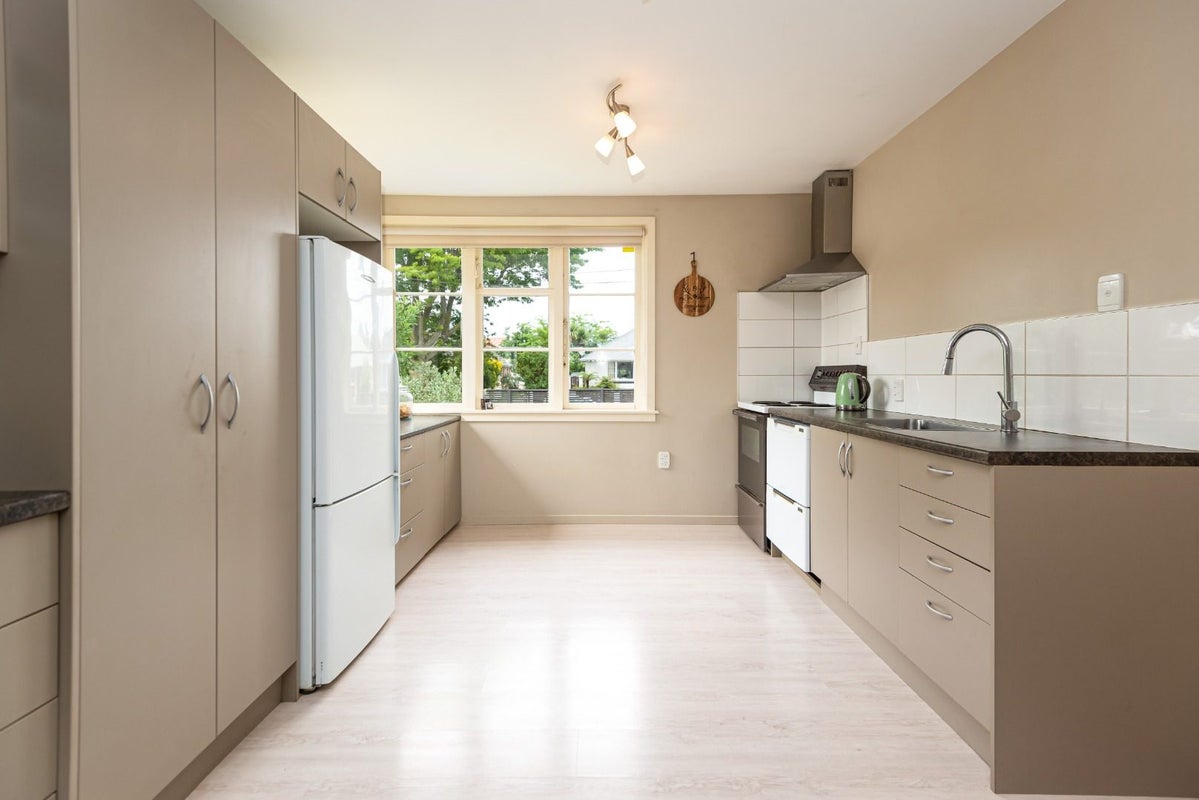8 Truman Road, Bryndwr, Christchurch - Carousel 2