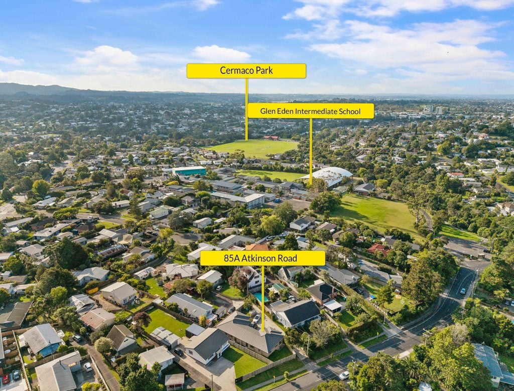 85A Atkinson Road, Titirangi, Auckland - Carousel 14