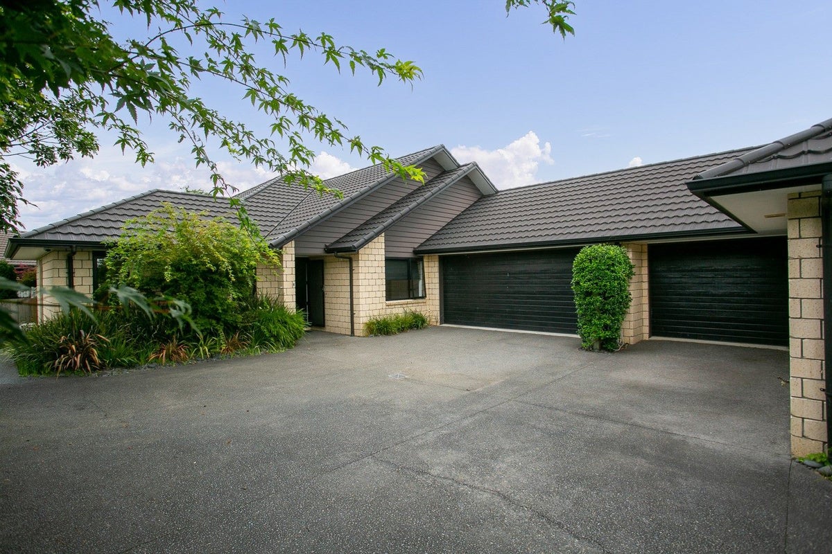 8 Isobel Hodgson Drive, Cambridge, Cambridge - Carousel 1