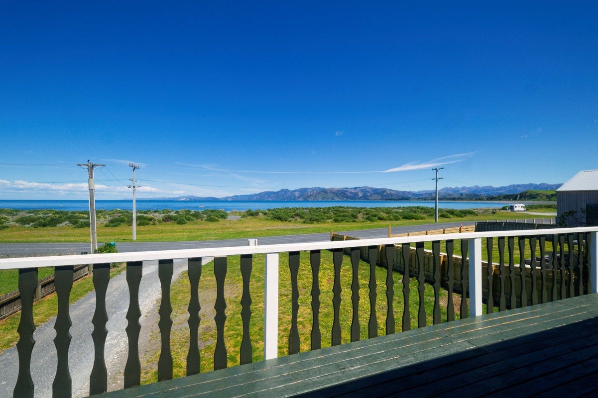 15 South Bay Parade, South Bay, Kaikoura - Carousel 1