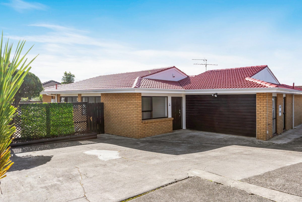 1/32 Simmental Crescent, Somerville, Manukau - Carousel 1