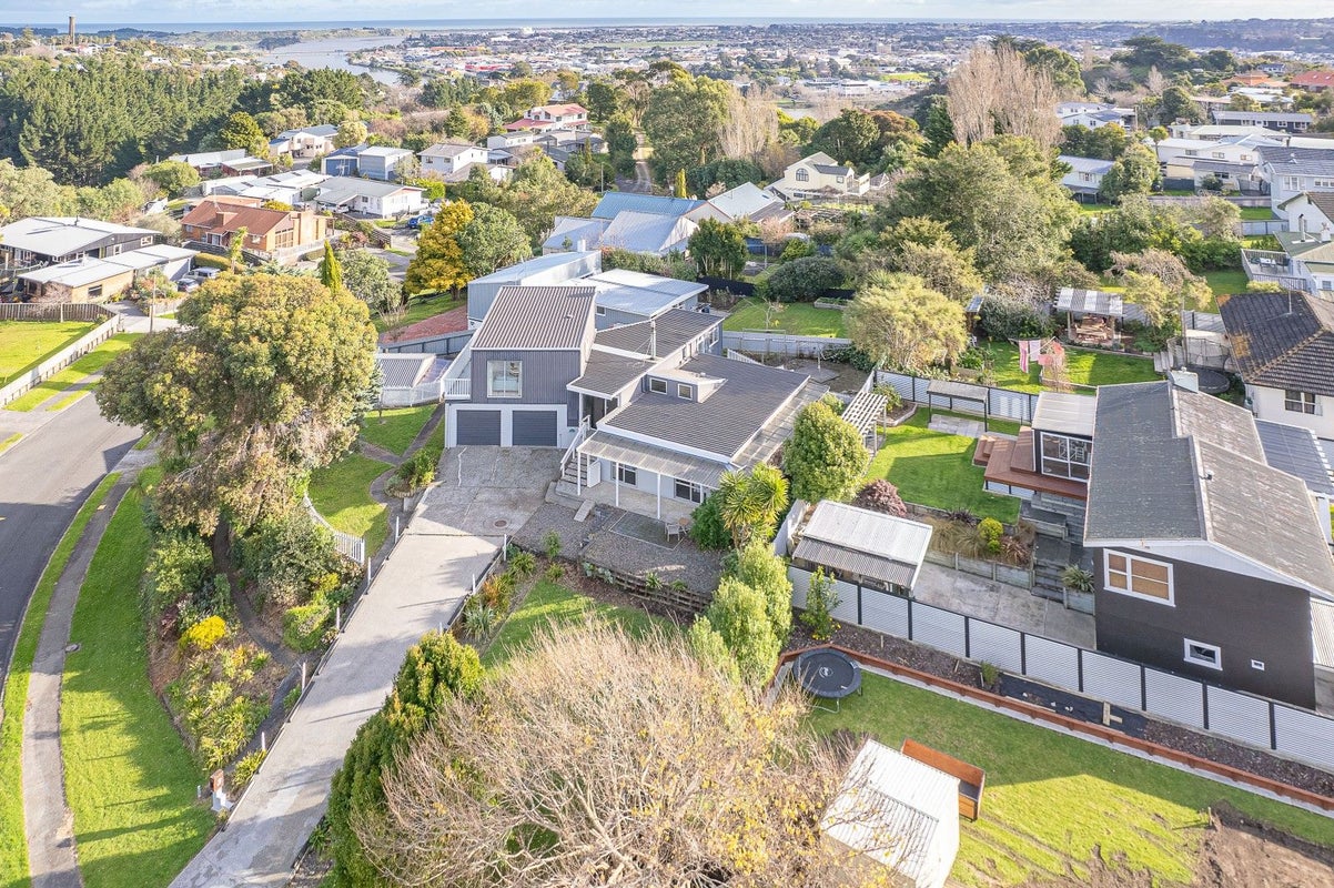 3 D'Arcy Road, Bastia Hill, Whanganui - Carousel 22