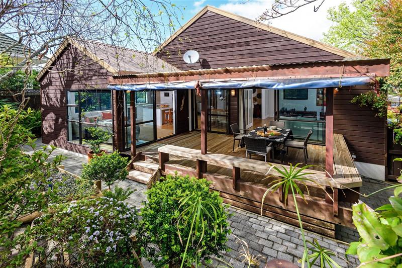 12A Glenfern Road, Mellons Bay, Auckland - Carousel 1