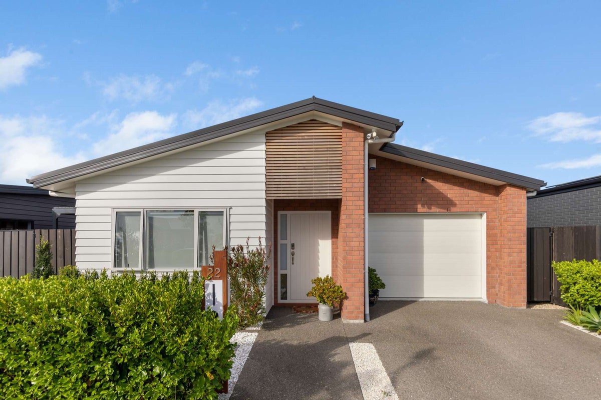 22 Medland Place, Chartwell, Hamilton - Carousel 1