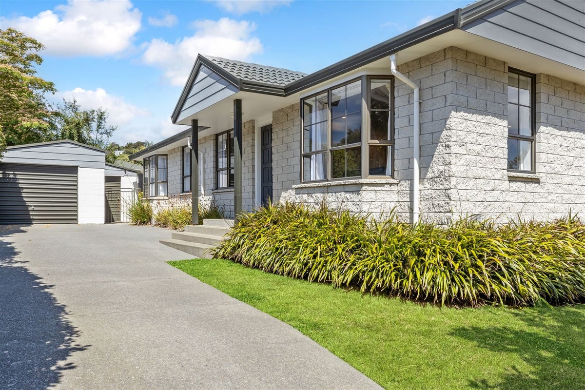 58 Palatine Terrace, Saint Martins, Christchurch - Carousel 2