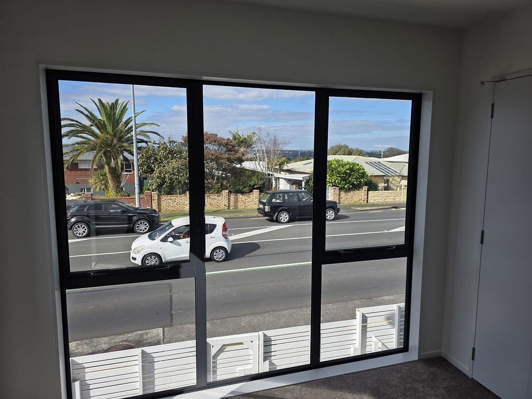 8/234 Te Atatu Road, Te Atatu South, Auckland - Carousel 12