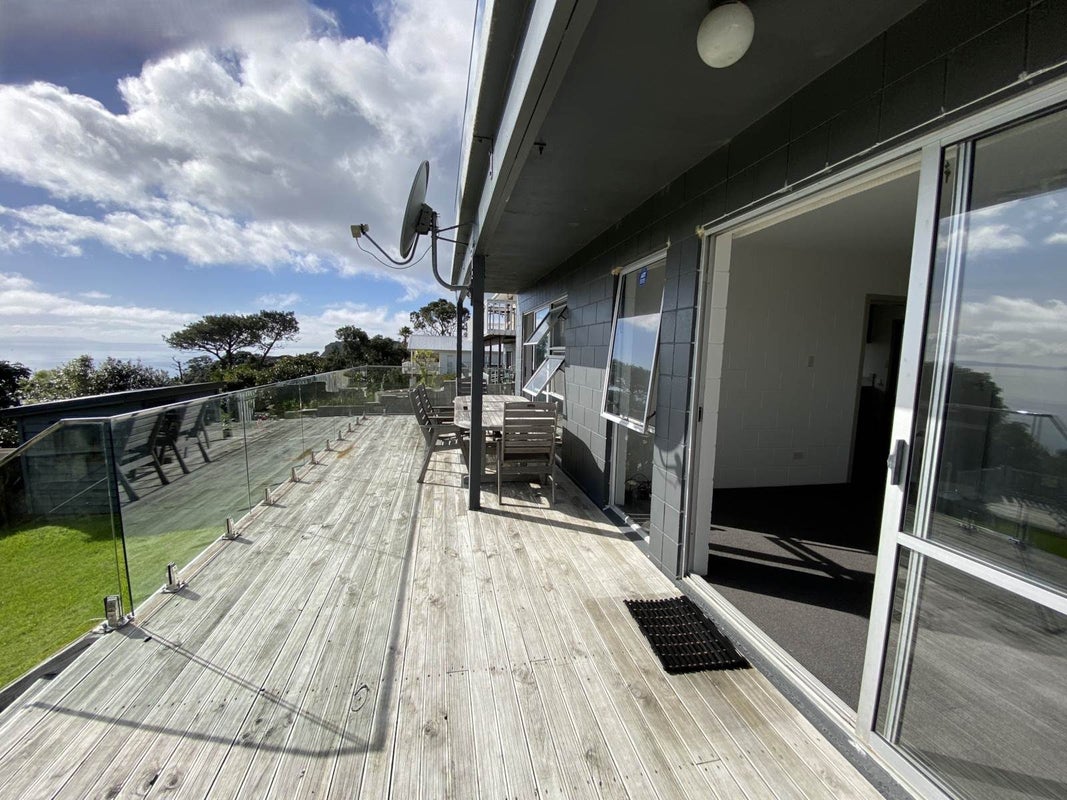1428 Whangaparaoa Road, Army Bay, Whangaparaoa - Carousel 2