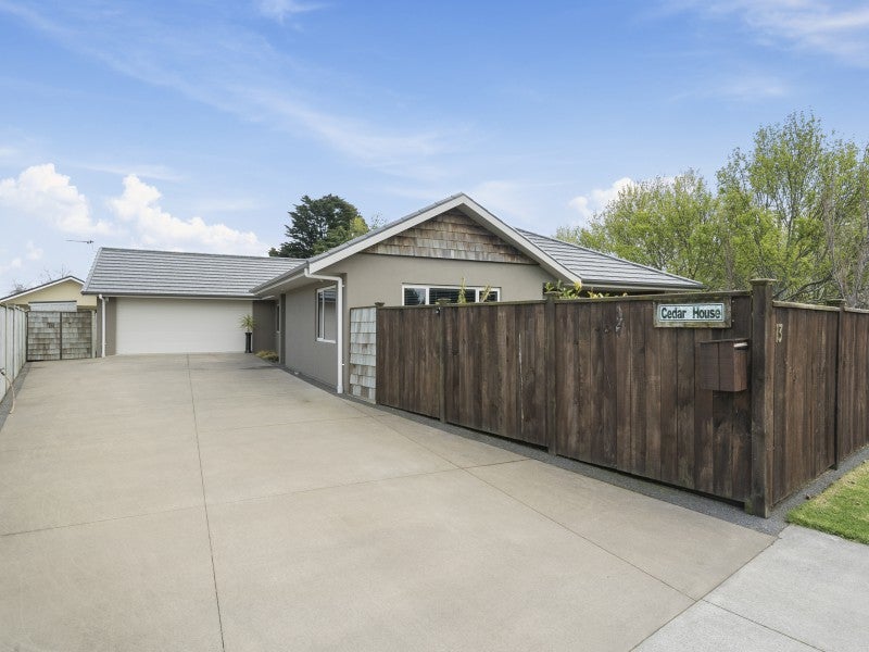 13 Portland Drive, Mangorei, New Plymouth - Carousel 2
