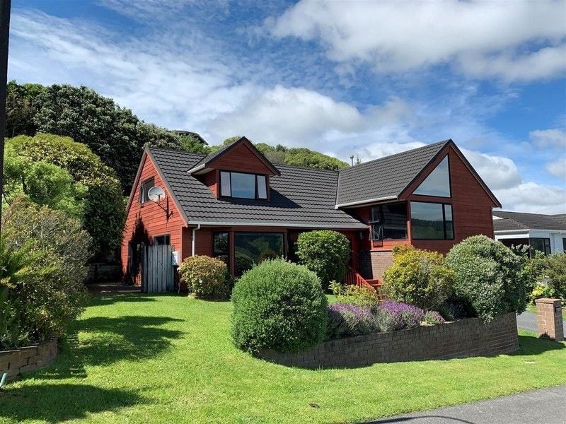 99 Woodman Drive, Tawa, Wellington - Carousel 1
