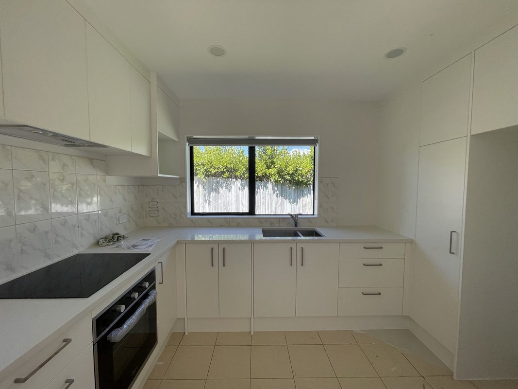 18 Bundoran Way, Pinehill, Auckland - Carousel 1
