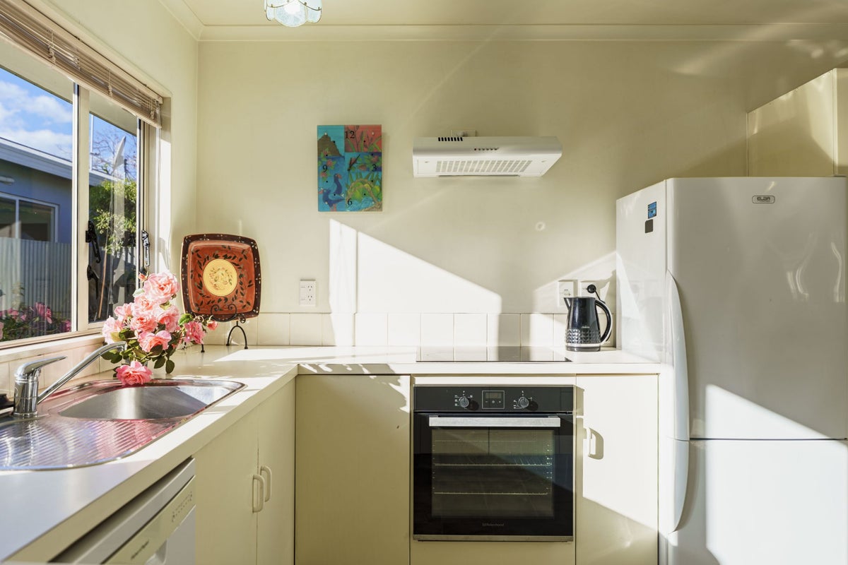 2/50 Nuffield Avenue, Marewa, Napier - Carousel 1