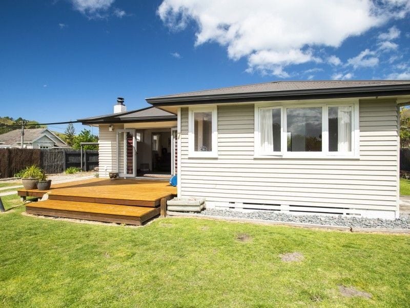 7 Duke Street, Tamarau, Gisborne - Carousel 2