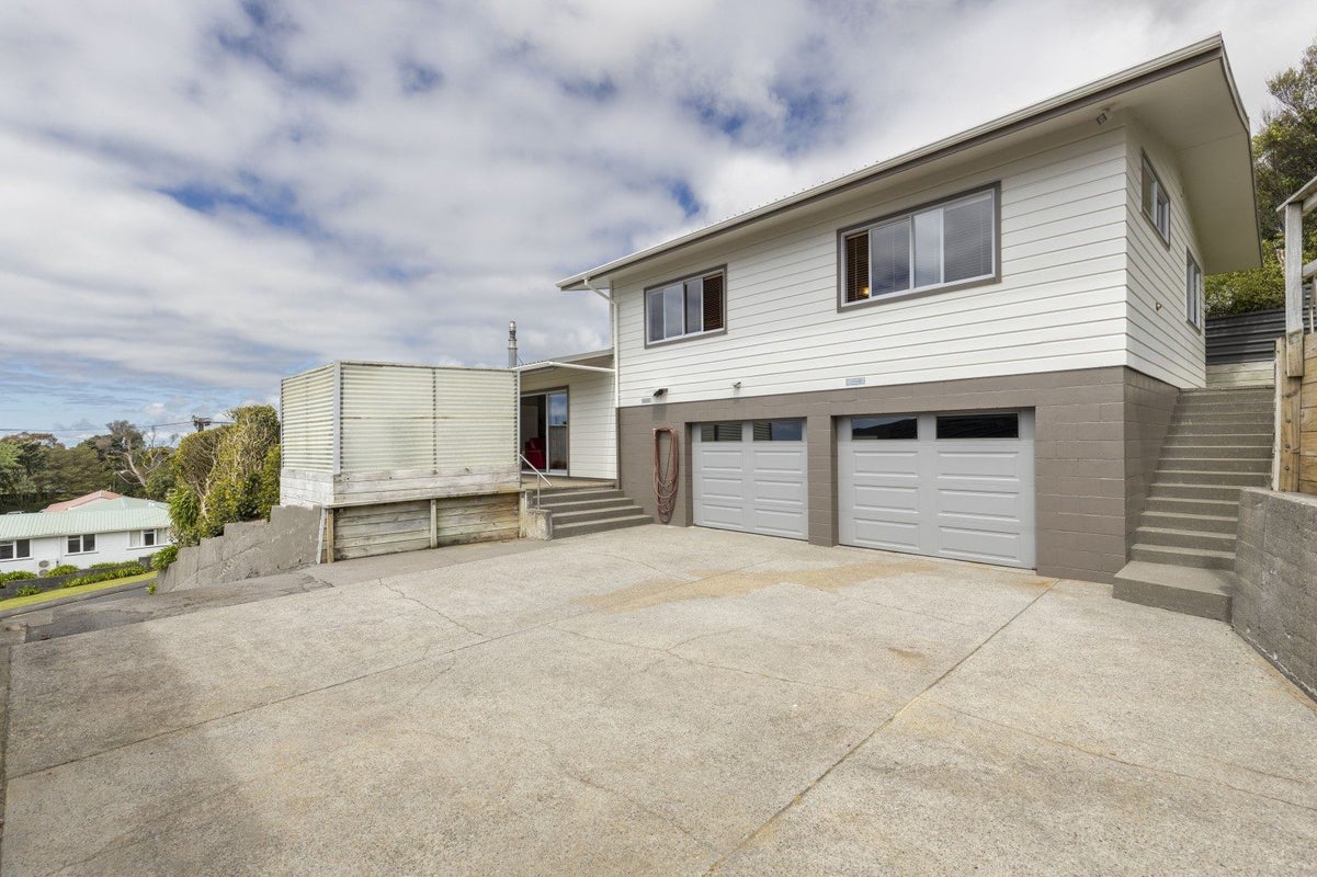 70 Bayly Road, Blagdon, New Plymouth - Carousel 1