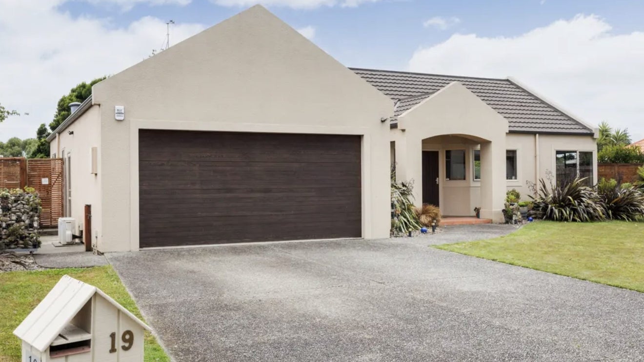 19 Rothesay Place, Highbury, Palmerston North - Carousel 1
