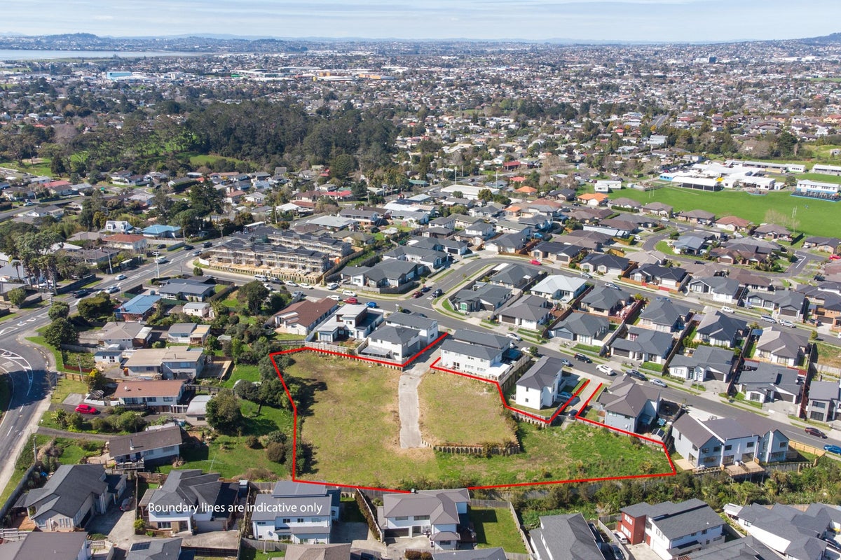 15 Mamuku Drive, Massey, Auckland - Carousel 1