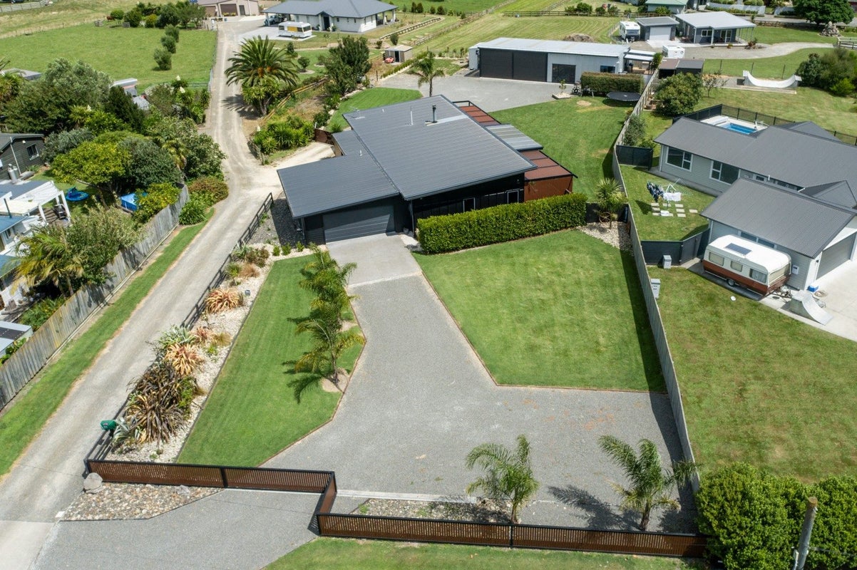 27 Petane Road, Bay View, Napier - Carousel 1