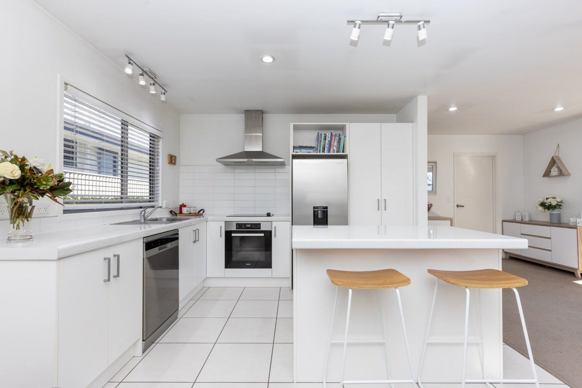 2A Harrow Street, Taradale, Napier - Carousel 2