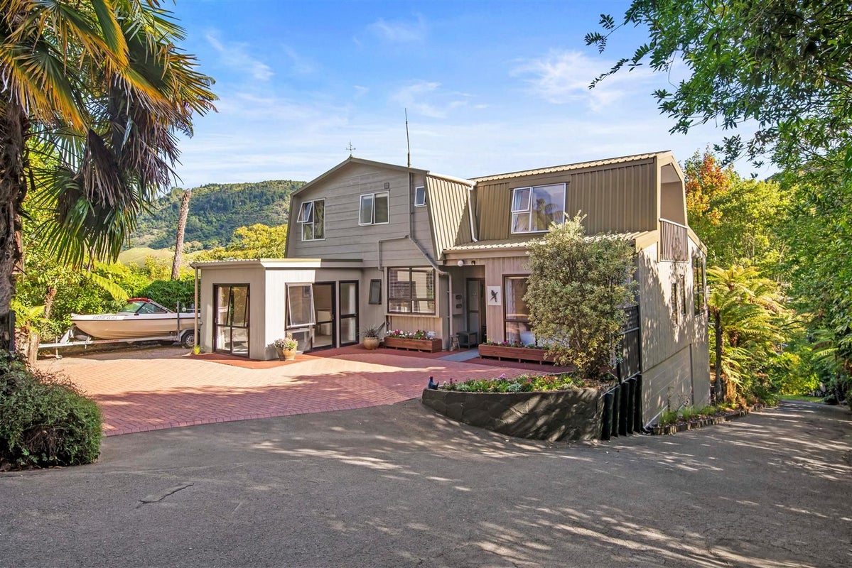 7 Summit Road, Lake Okareka, Rotorua - Carousel 2