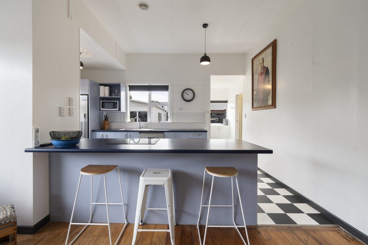 7 Millar Street, Terrace End, Palmerston North - Carousel 2