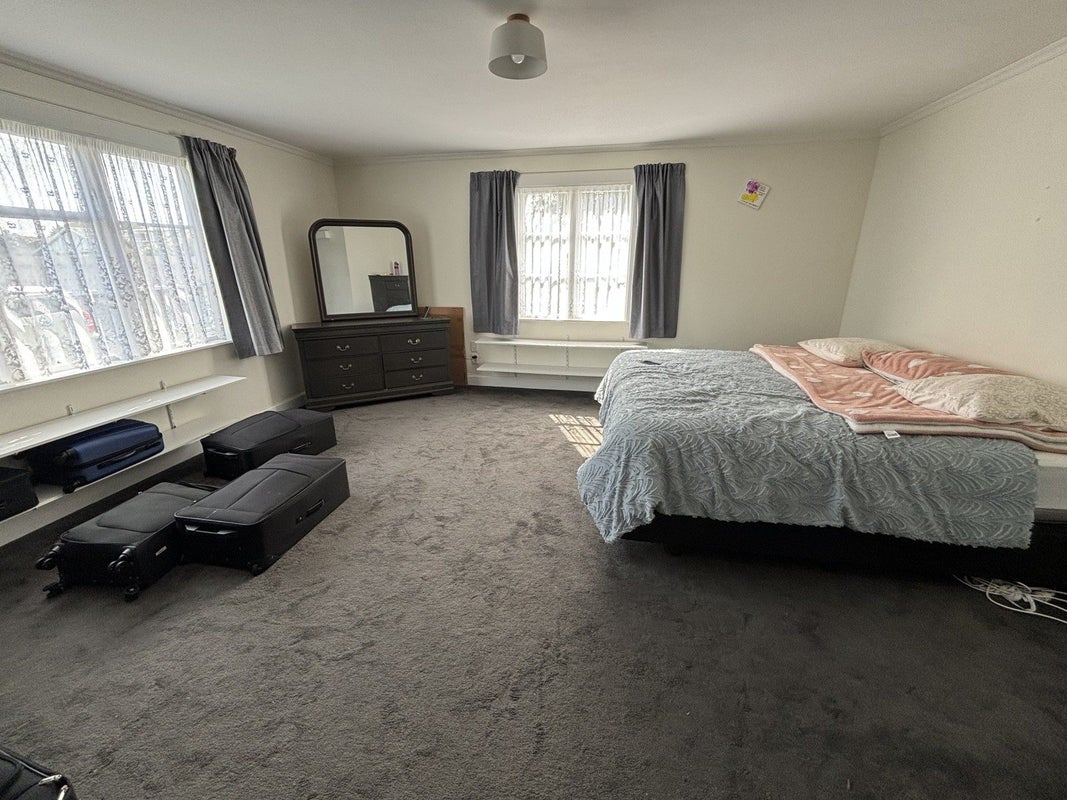 30 Lyndhurst Street, Takaro, Palmerston North - Carousel 2