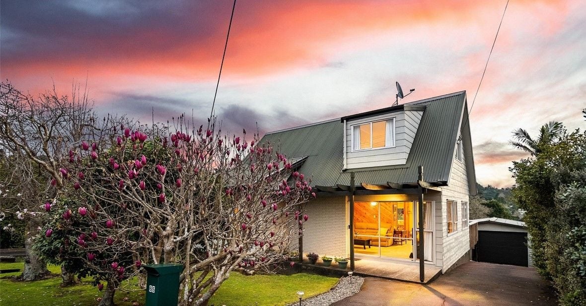 65 Konini Road, Titirangi, Auckland - Carousel 1