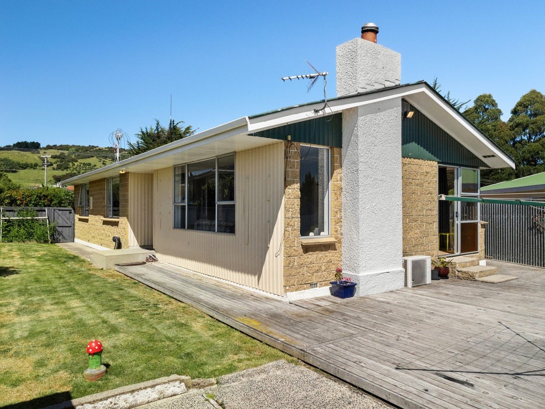 57 Brighton Road, Green Island, Dunedin - Carousel 1