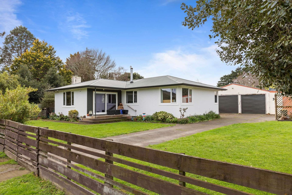30 Flemington Road, Aramoho, Whanganui - Carousel 1