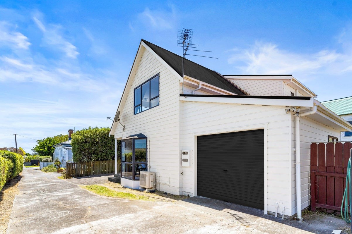 2/6A Fir Street, Waterview, Auckland - Carousel 2