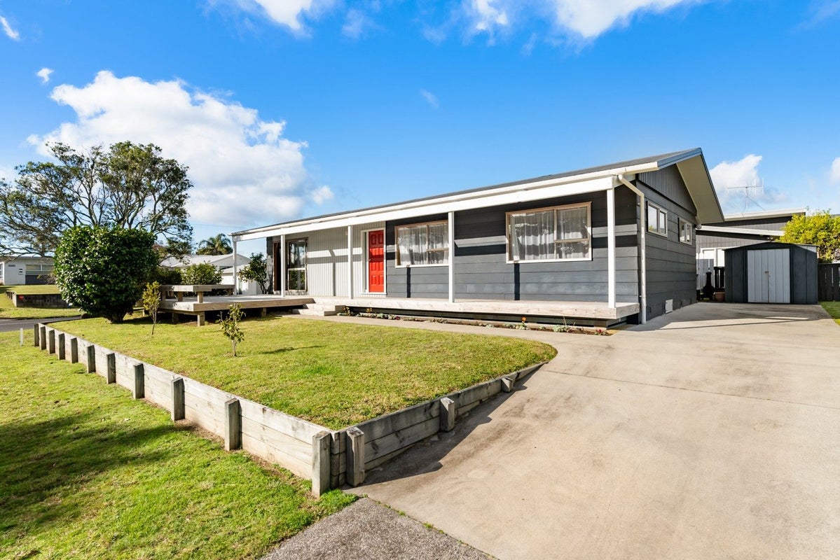 401 Linton Crescent, Whangamata - Carousel 1
