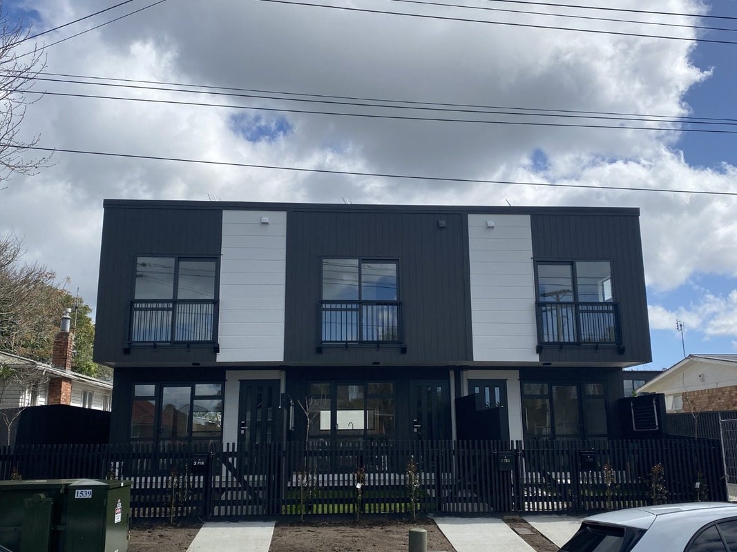 4/18 Graham Avenue, Te Atatu Peninsula, Auckland - Carousel 2
