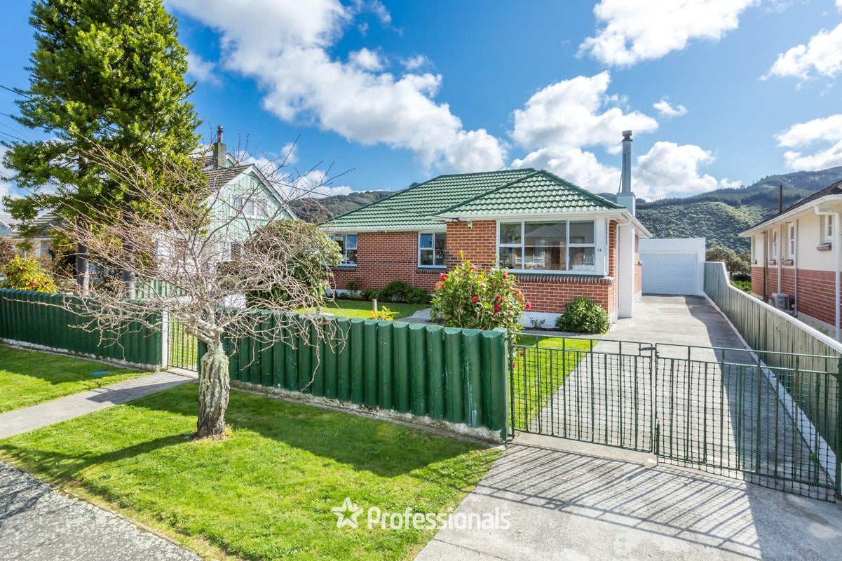 14 Courtenay Road, Heretaunga, Upper Hutt - Carousel 1