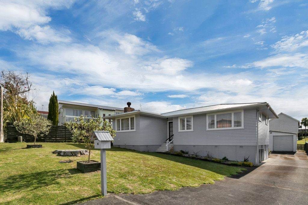 16 Patts Avenue, Glendene, Auckland - Carousel 1